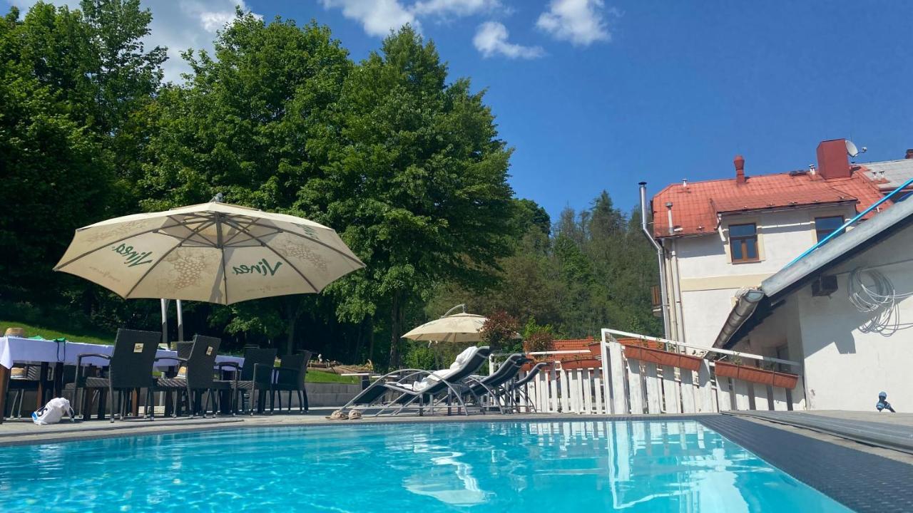 UniqHotel Česky Šternberk Exterior foto