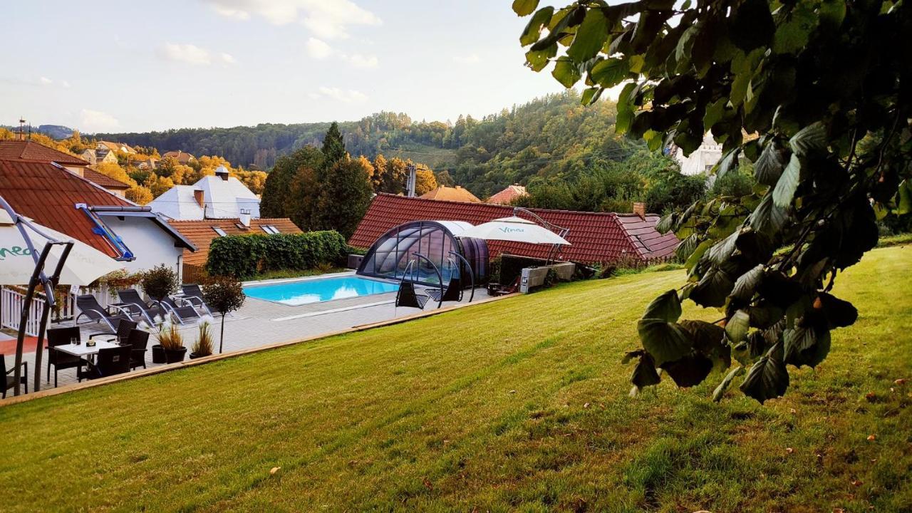 UniqHotel Česky Šternberk Exterior foto