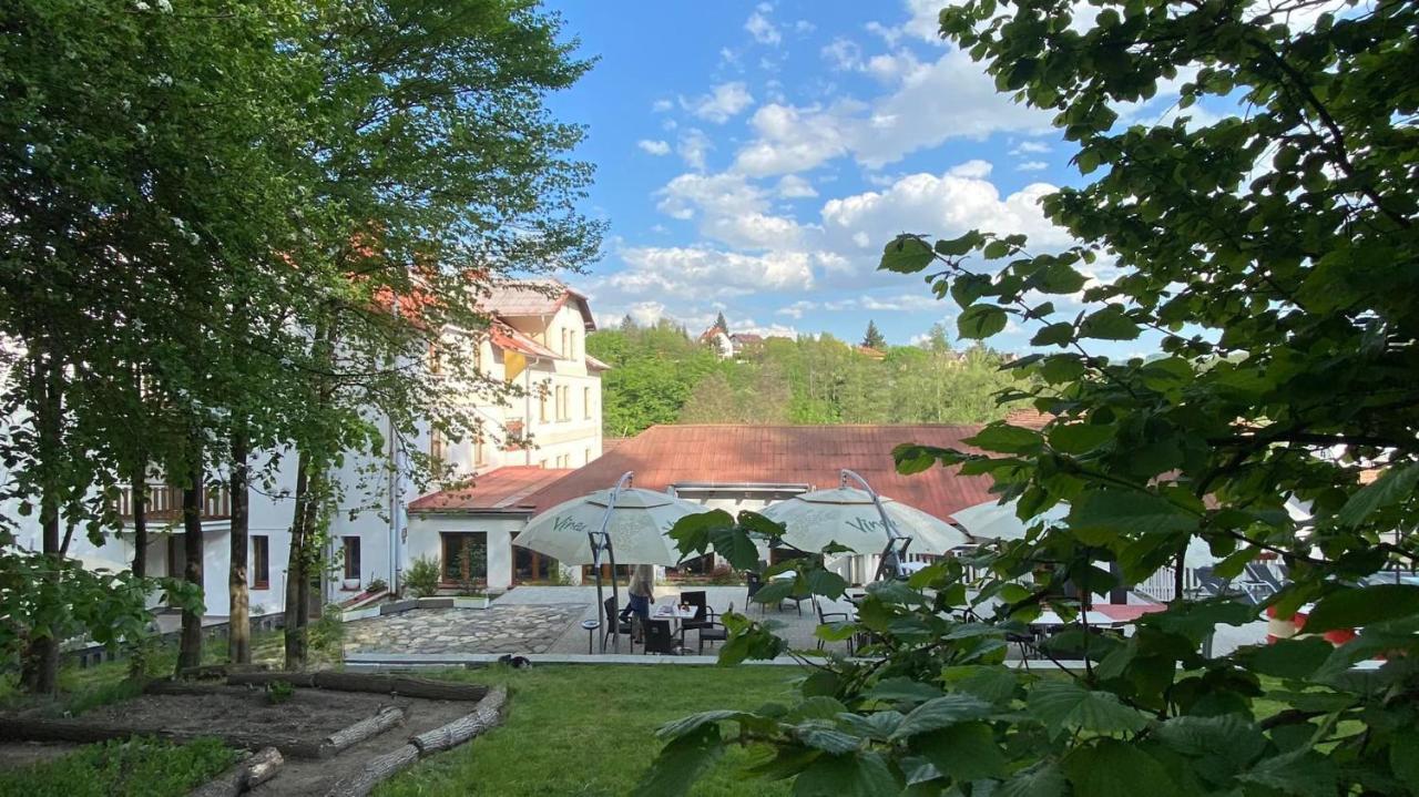 UniqHotel Česky Šternberk Exterior foto