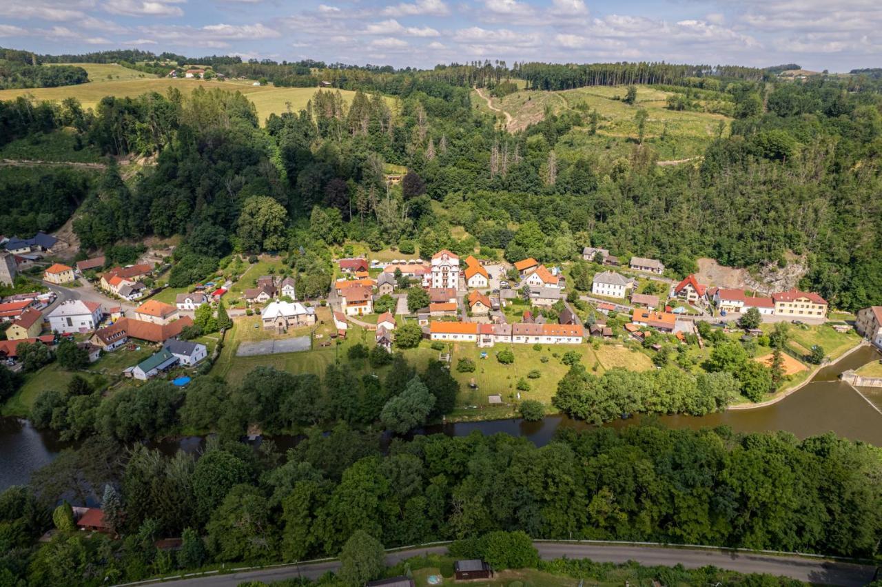 UniqHotel Česky Šternberk Exterior foto
