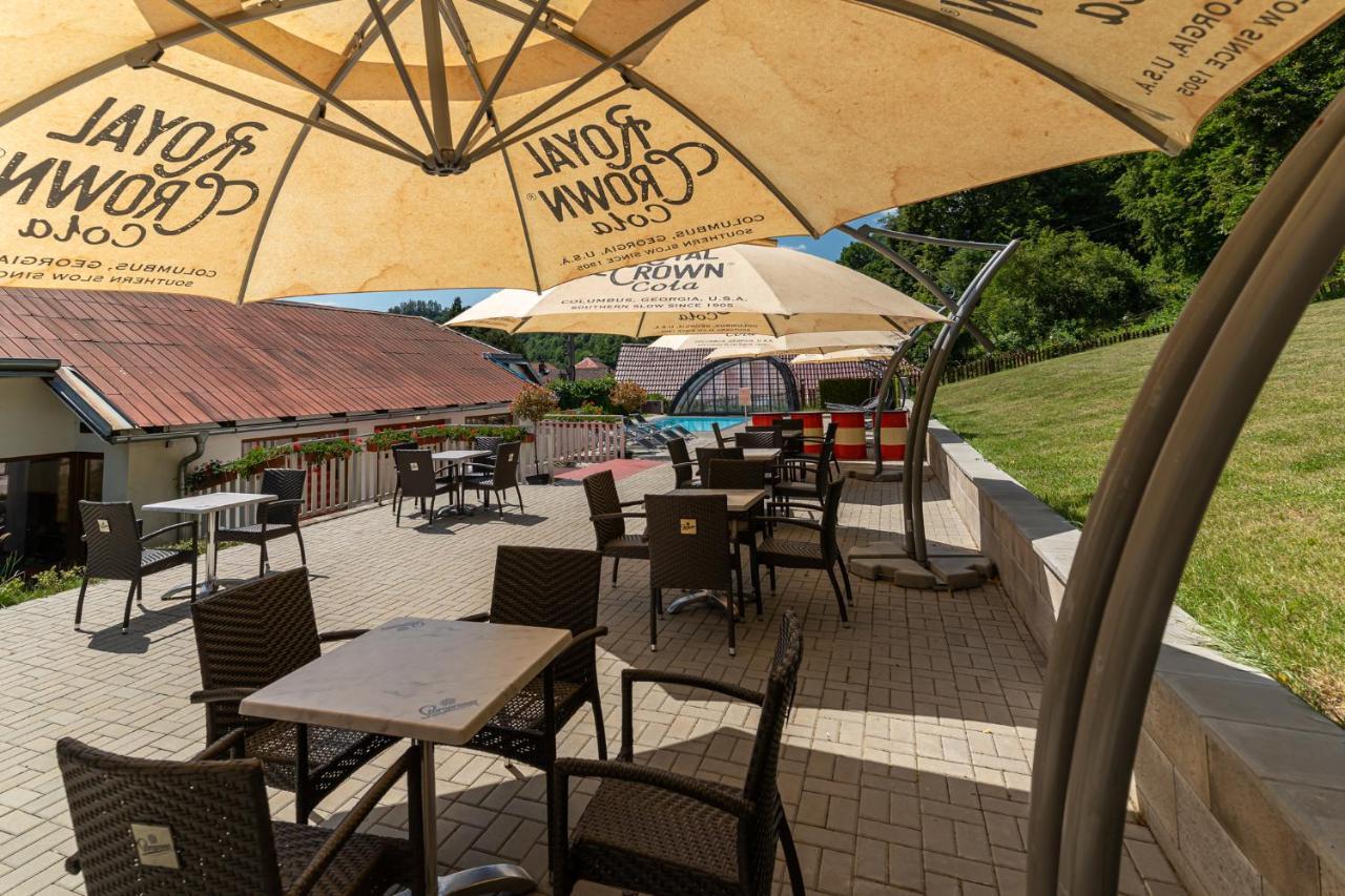 UniqHotel Česky Šternberk Exterior foto