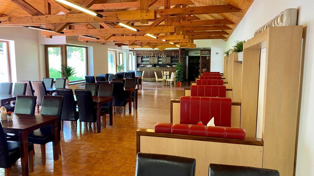 UniqHotel Česky Šternberk Exterior foto