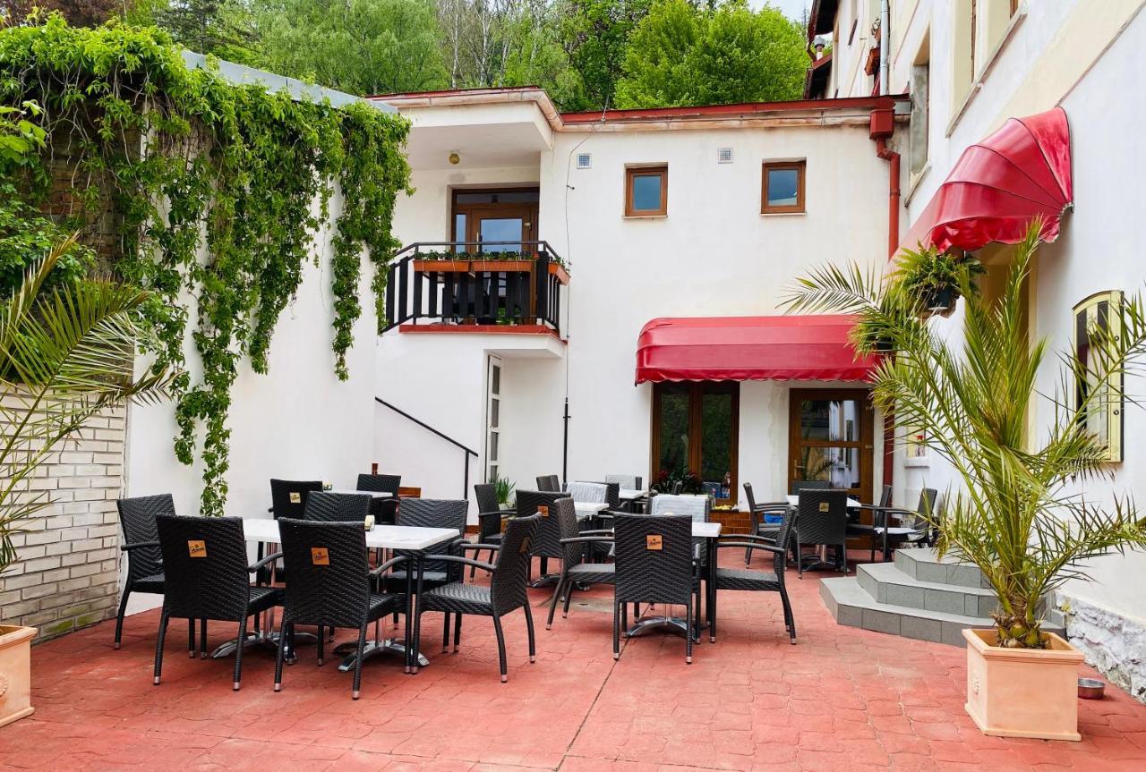 UniqHotel Česky Šternberk Exterior foto